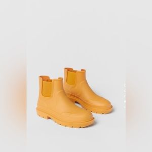 ZARA NWT USA SIZE 4 (36) WELLIE BOOT